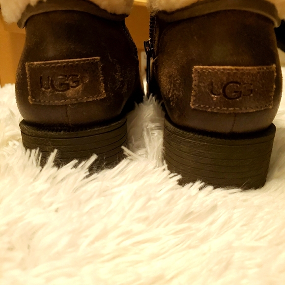 UGG Blayre 3 ,EUC, Sixes 6.5 boots - Picture 2 of 3